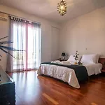 Akrata's Elegant Luxury Lejlighed *