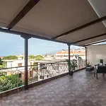 Akrata's Elegant Luxury * Akráta