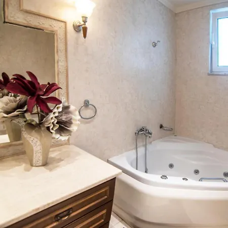 Akrata's Elegant Luxury