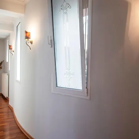 Akrata's Elegant Luxury *