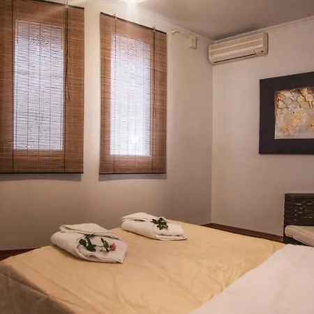 Akrata's Elegant Luxury Akráta