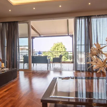 Akrata's Elegant Luxury *