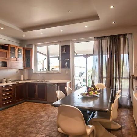 Apartment Akrata's Elegant Luxury *
