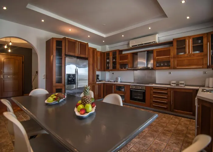 Akrata's Elegant Luxury Апартаменты Акрата