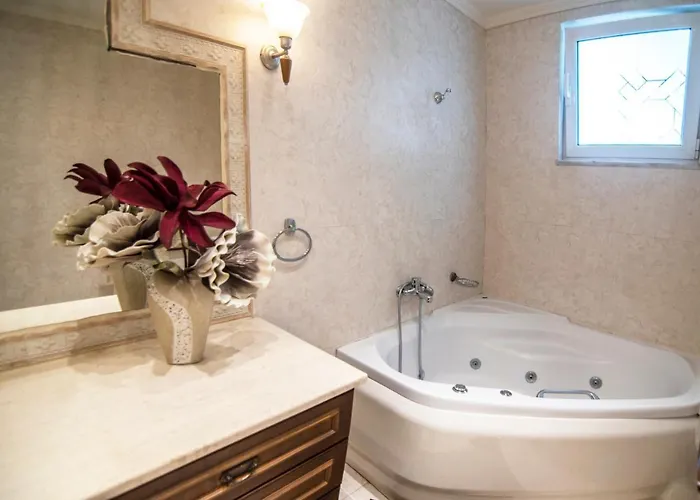 Akrata's Elegant Luxury