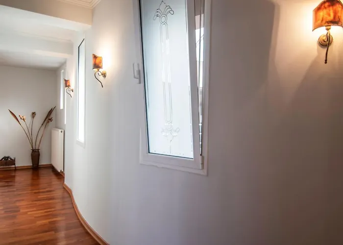 Akrata's Elegant Luxury *