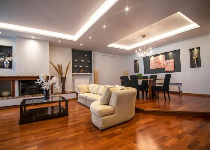 Akrata's Elegant Luxury *